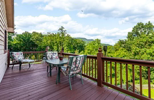 1121 hollyberry ct-56