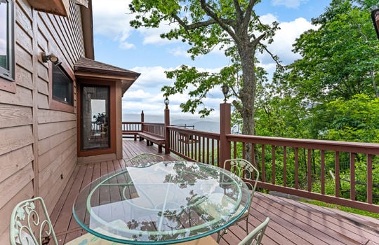 1121 hollyberry ct-64