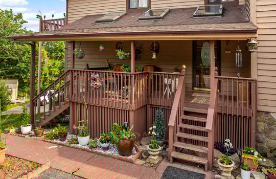 1121 hollyberry ct-68
