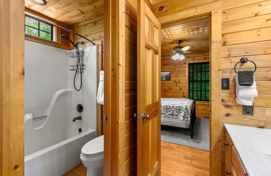 3856 ravens den way-24