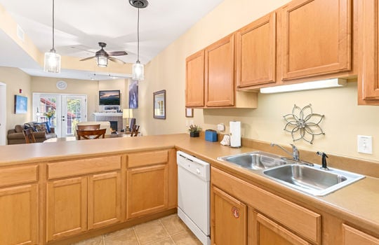 527 river place u516-14