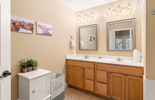 527 river place u516-17