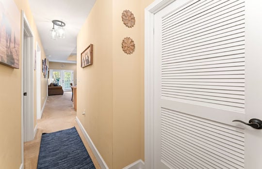 527 river place u516-20