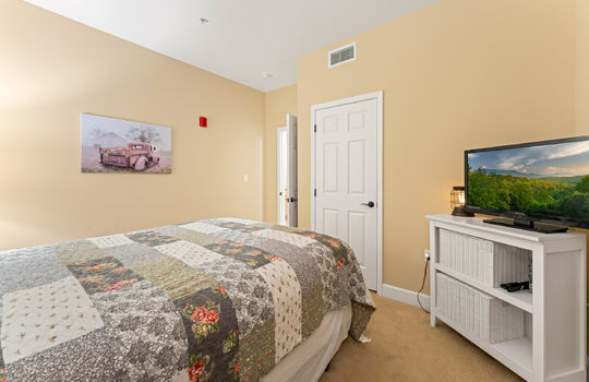 527 river place u516-22