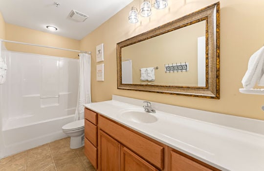 527 river place u516-23