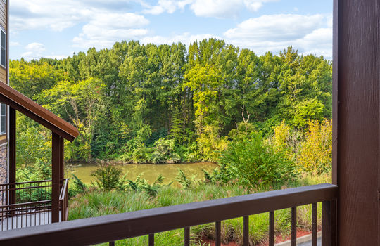 527 river place u516-27