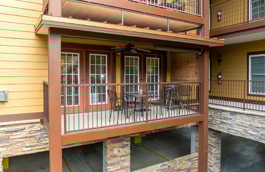 527 river place u516-28