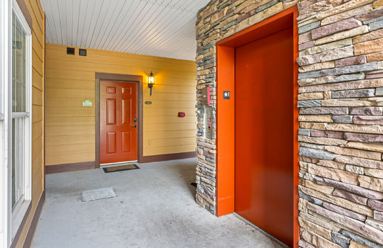 527 river place u516-29