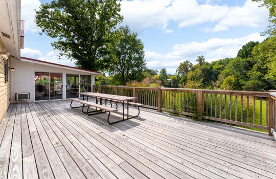 527 river place u516-39