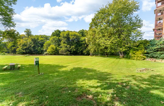 527 river place u516-40