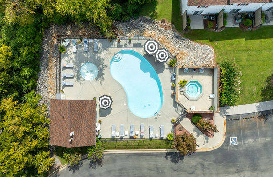 527 river place u516-44