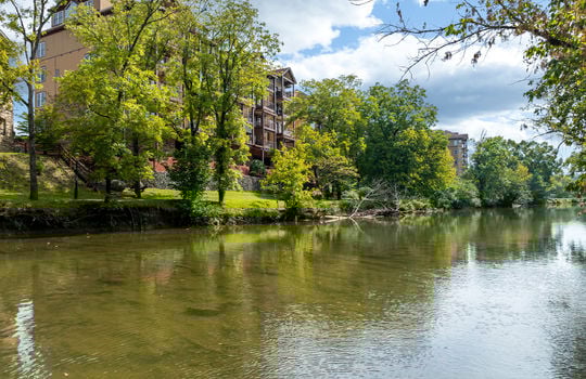 527 river place u516-47
