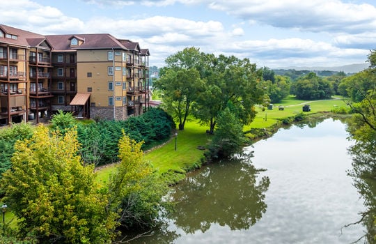 527 river place u516-48