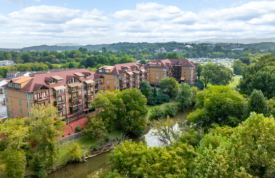 527 river place u516-49