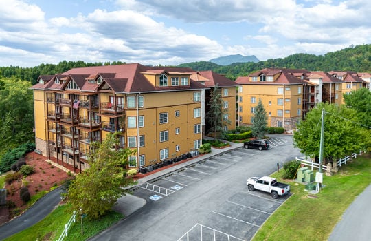 527 river place u516-51