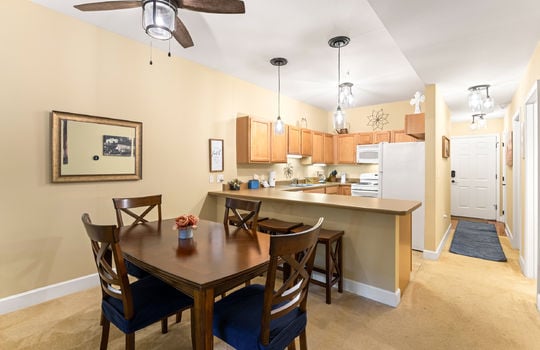 527 river place u516-9