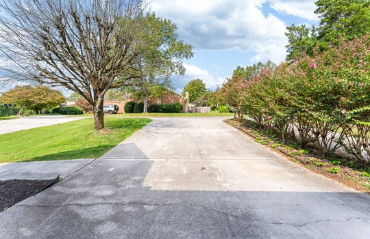 8410 woodbend trail-37