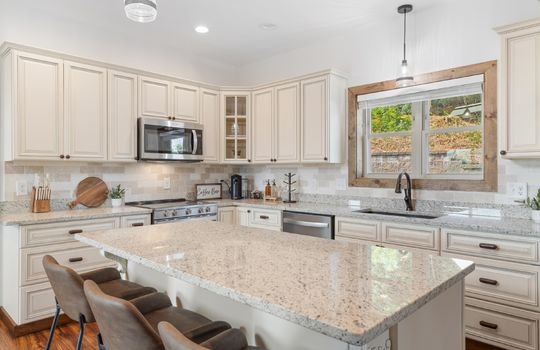 12-13-647 Kristis Pl-04