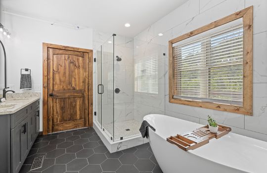 44-45-647 Kristis Pl-28