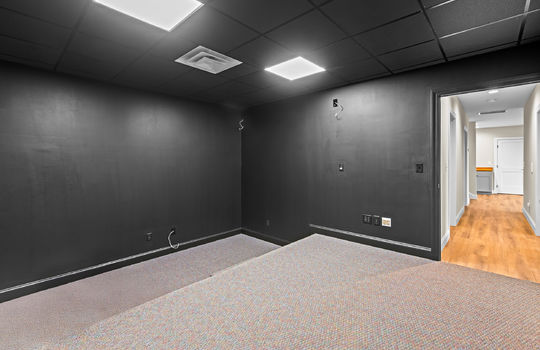 124 laura lane 26-49