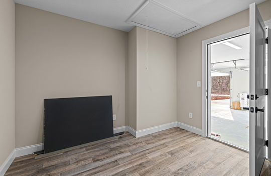 124 laura lane 26-55