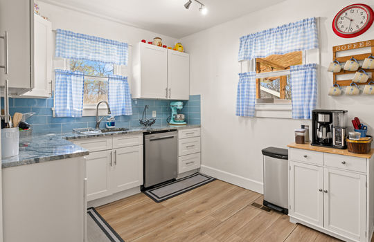 5012 strawberry plains pike-14