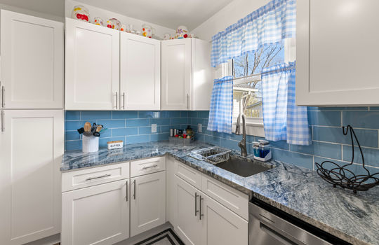 5012 strawberry plains pike-18