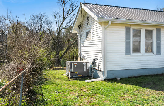 5012 strawberry plains pike-46