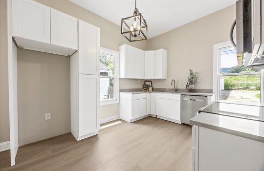 09-329 E Morelia Ave -25