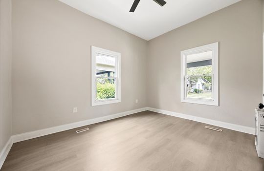 16-329 E Morelia Ave -21