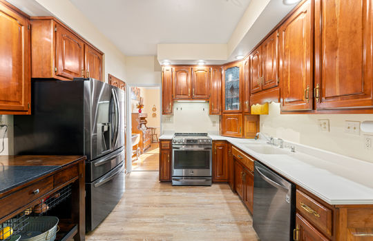 3201 roanoke cir-13