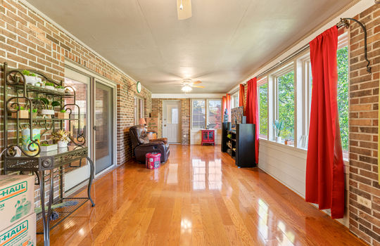 3201 roanoke cir-19