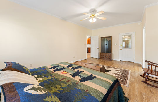 3201 roanoke cir-24