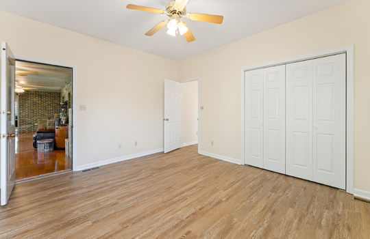 3201 roanoke cir-31