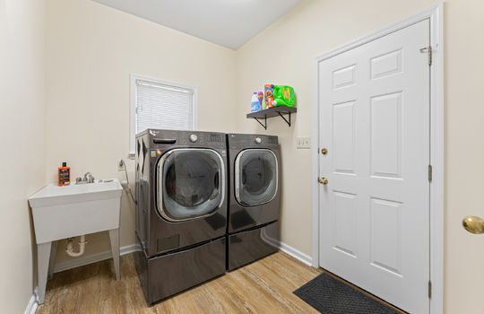 3201 roanoke cir-33