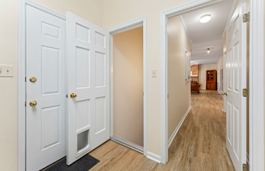 3201 roanoke cir-34