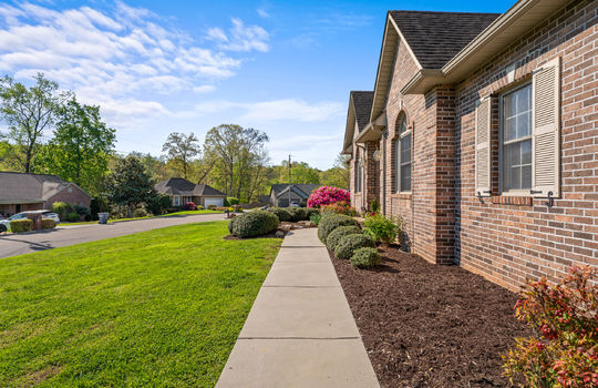 3201 roanoke cir-5