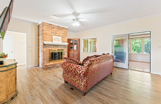 3201 roanoke cir-9