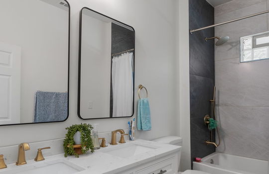 13-web-or-mls-Half Moon Shores-Rebecca Chamberlin-4