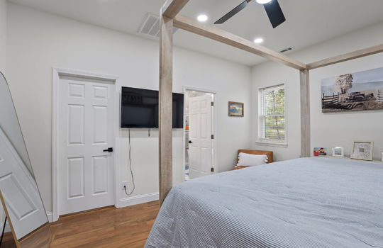 18-web-or-mls-Half Moon Shores-Rebecca Chamberlin-9