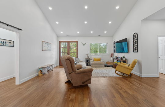 28-web-or-mls-Half Moon Shores-Rebecca Chamberlin-19