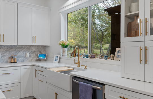 31-web-or-mls-Half Moon Shores-Rebecca Chamberlin-22