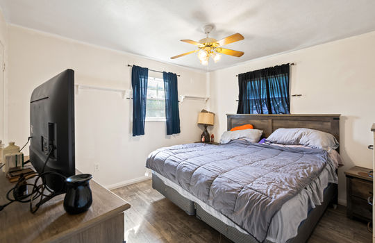 310 hollifield drive-19