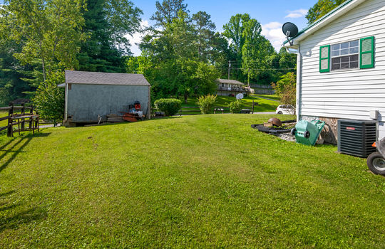 310 hollifield drive-44