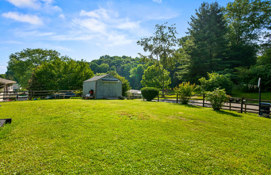310 hollifield drive-45