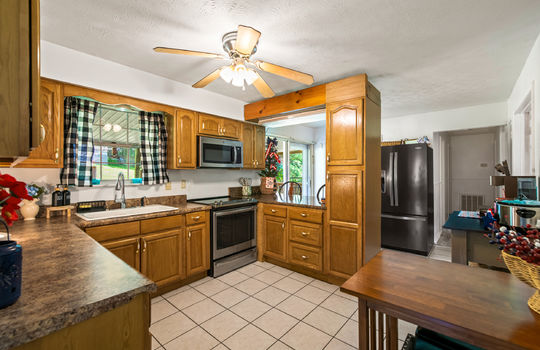 310 hollifield drive-9