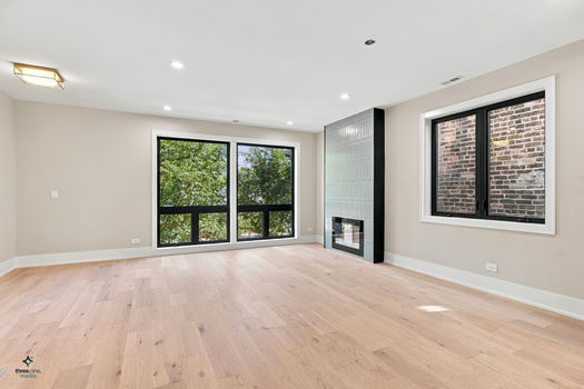003-3116-N-Western-Ave-Unit-2