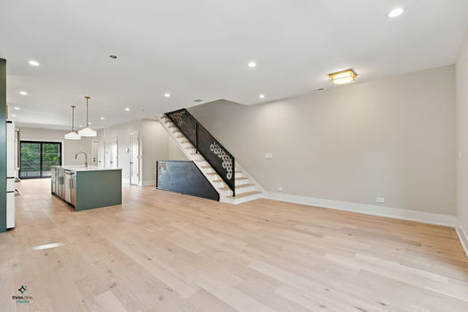 005-3116-N-Western-Ave-Unit-2