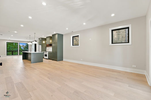 015-3116-N-Western-Ave-Unit-2