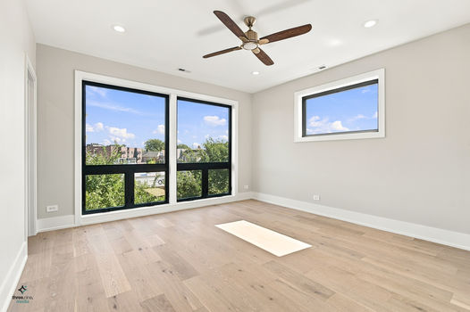 021-3116-N-Western-Ave-Unit-2